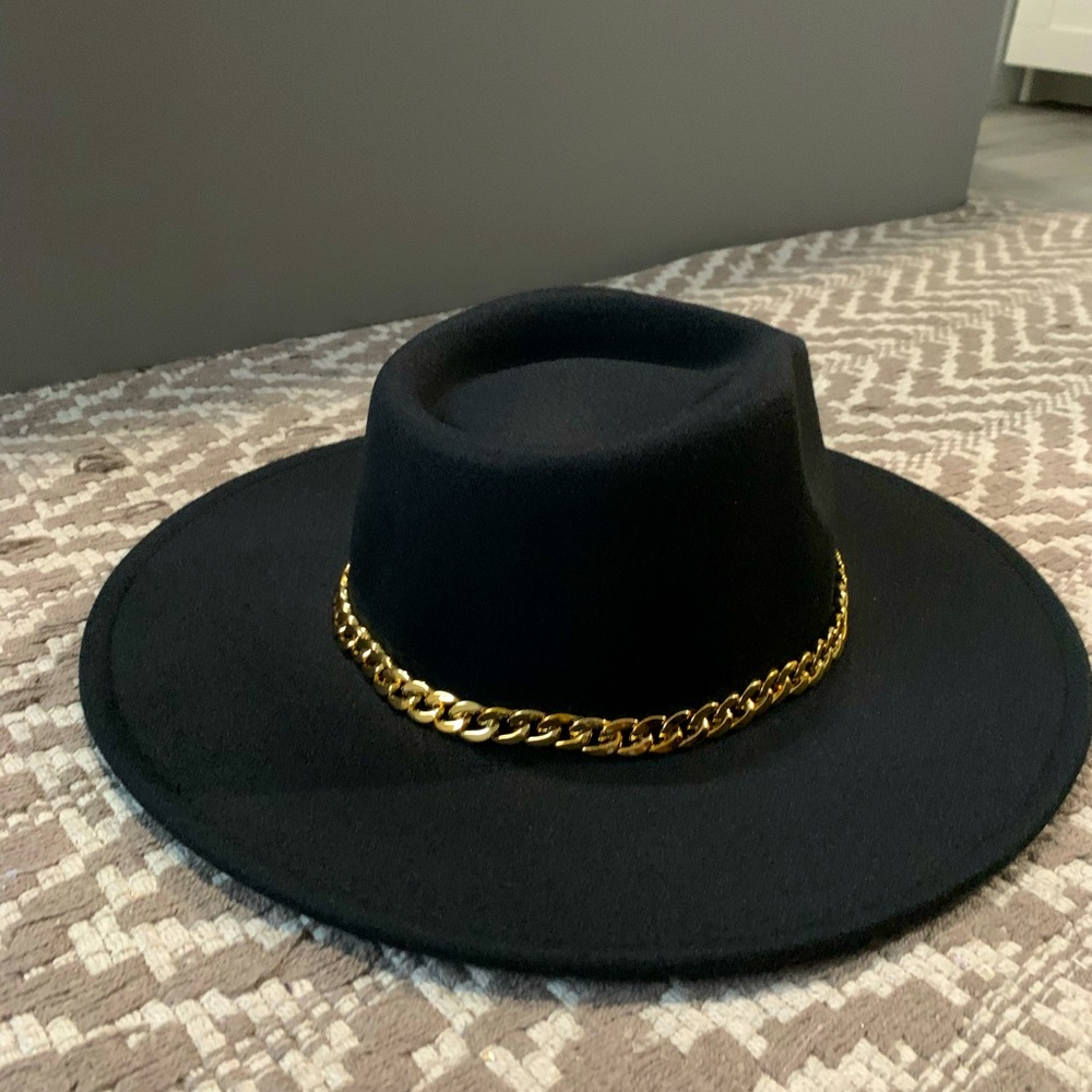 FASHIONISTA MUST HAVE